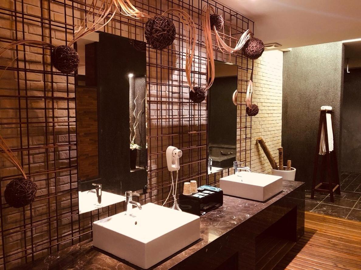 Hip Spa Motel Ταϊχούνγκ Εξωτερικό φωτογραφία